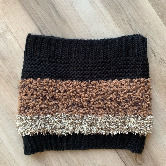 Anthropologie Sleeping On Snow Black Brown And Cream Fuzzy Infinity Scarf - Picture 2 of 7
